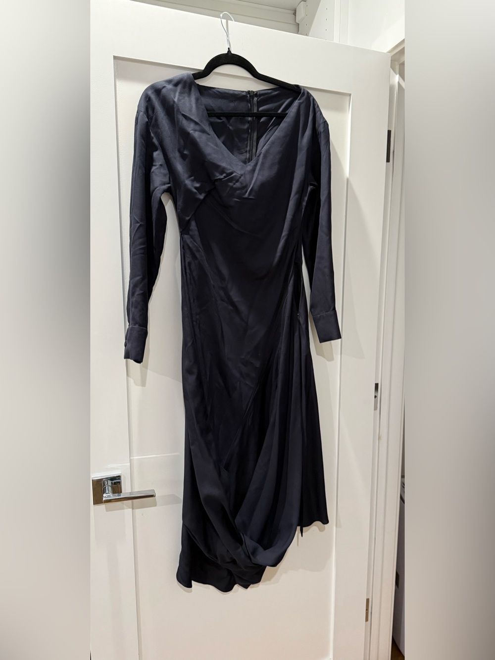 Jacquemus v Neck asymmetric midi dress